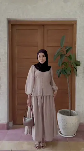 Sejak launching ga berhenti packing orderan Zeya nih, ada yang mau juga ? #onesethijab #rayaoutfit2026 #fyp #hijabsalatiga 