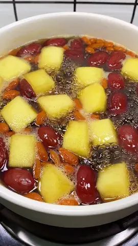 Tôi đã uống kiên trì trà này trong 3 năm, Tôi cảm nhận rất rõ về sự thay đổi trong cơ thể, đến làn da được cải thiện rất rõ. Da dẻ hồng hào, không còn đau bụng khi tới tháng, đều kinh hơn. Ngủ ngon hơn, giảm căng thẳng mệt mỏi. Uống trà này có rất nhiều lợi ích. Phụ nữ hãy chăm chỉ uống sẽ rất tốt#duongkhihuyet #suckhoesacdep #phunu #duongtucung #biquyetlamdep 