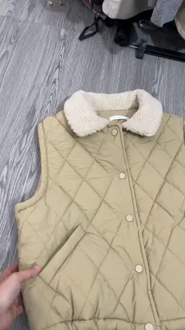 Áo gile phao #aogilephao #gilenu #aogilenu #thoitrangnu #xuhuongtiktok 