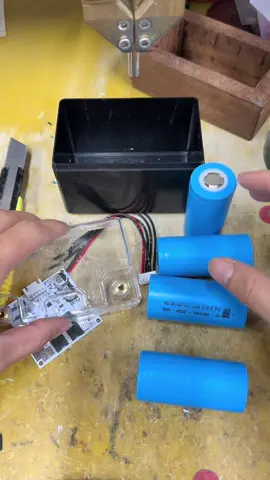 Làm khối pin đề xe máy dung lượng 6A video chỉ 1 phút dễ hiểu :)) #pinxiaony #PXNY 