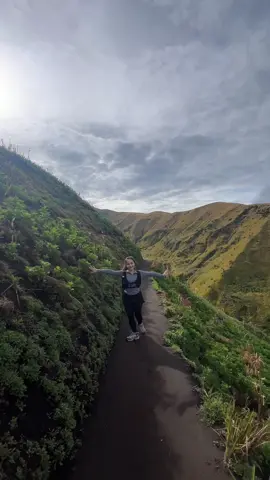 adu foto ga si? nanjak minimal view maximal #bukitpremium #bukitkeciri #pasuruan #bukitpremiumviakandangsari 