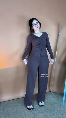 Rekomendasi oneset fit body,bahan tebal cuttingannya bagus bgt😍🫶🏻 #oneset #setelanwanita #onesetfitbody #outfitideas #outfitinspo 