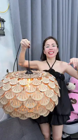 Trả lời @Trâm Anh Đèn Thả Gỗ Trang Trí Decor Trố#den #dentrangtri #dentrangtriphong #dentrangtringoaitroi #dentrangtrisanvuon 