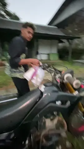 @KATEN04 nya hujan😭😭