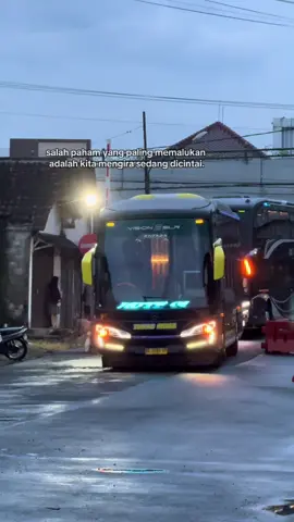 baper = kalahh 🙂  #tunasmuda #busmalam #busmania #fyp #katakata 