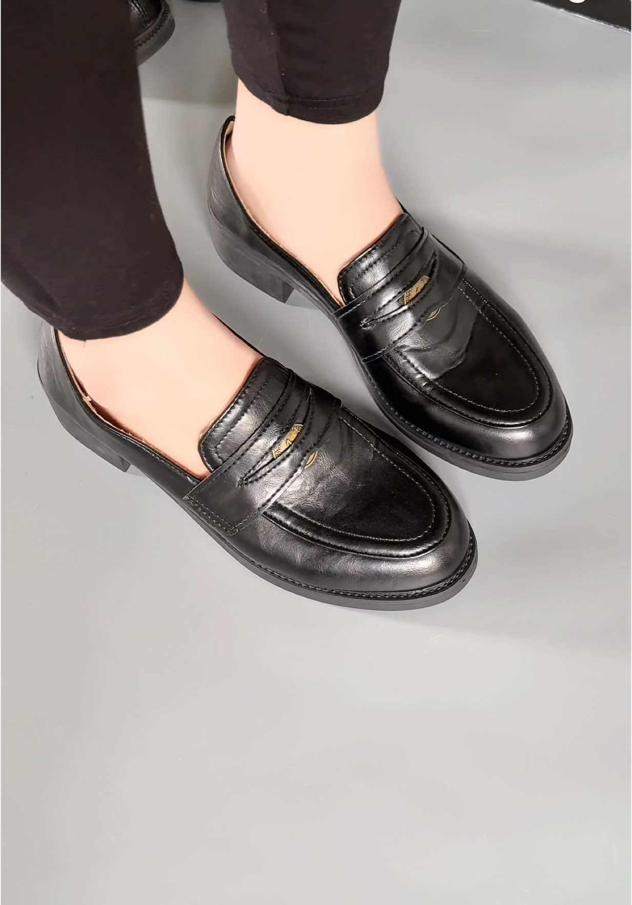 Giày lười nu #giaynu #giayluoi #giayda #giaysuc #xuhuong 