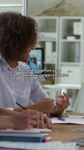 Cewek sibuk tapi elegan? Semprot dulu Lucero Marcella, parfum yang bikin confident dan classy sebelum meeting. Wanginya sukses banget! #parfum #parfummurah #luceroparfum #parfumviral #fyppppppppppppppppppppppp 