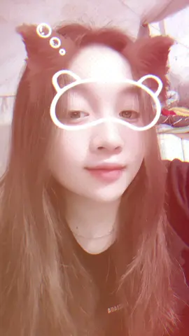 😇 đời con dài,  tuổi còn trẻ , thứ gì chưa có , tương lai sẽ có .. Cố lên 💪💪