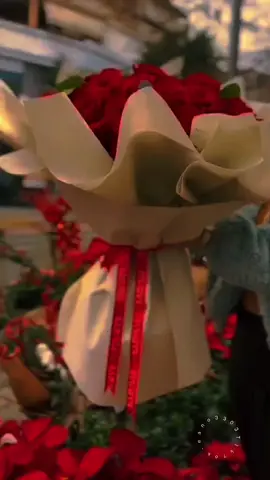 ‏صباحٌ يتلألأ بالأمل، وتشرق فيه الأرواح كما تشرق الشمس⛅🤍 #صباح_الخير ☕🫰🏻🌸 #صباحكم_أحلى_صباح 