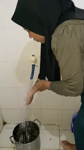 Niat bantuin ngrebus gupa buat dambel malah jadi nyusahin wkwkwk #septi_ps 