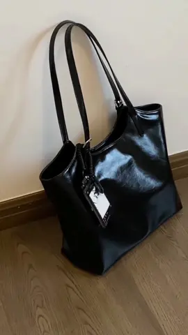 Tas jinjing bergaya Korea yang sangat populer ini dapat menampung empat botol air tanpa rusak; tas ini terbuat dari kain berkualitas tinggi dan yang mengejutkan harganya hanya semurah ini.🤩🤩#tas #totebag #tasbahu #schoolbag #tastangan #taskerja 