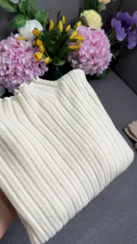 Áo len cao cổ mềm mại. #aolen #aolenquangchau #aolennu #aolentam #aolendaitay 