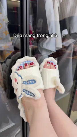 Dép mang trong nhà 