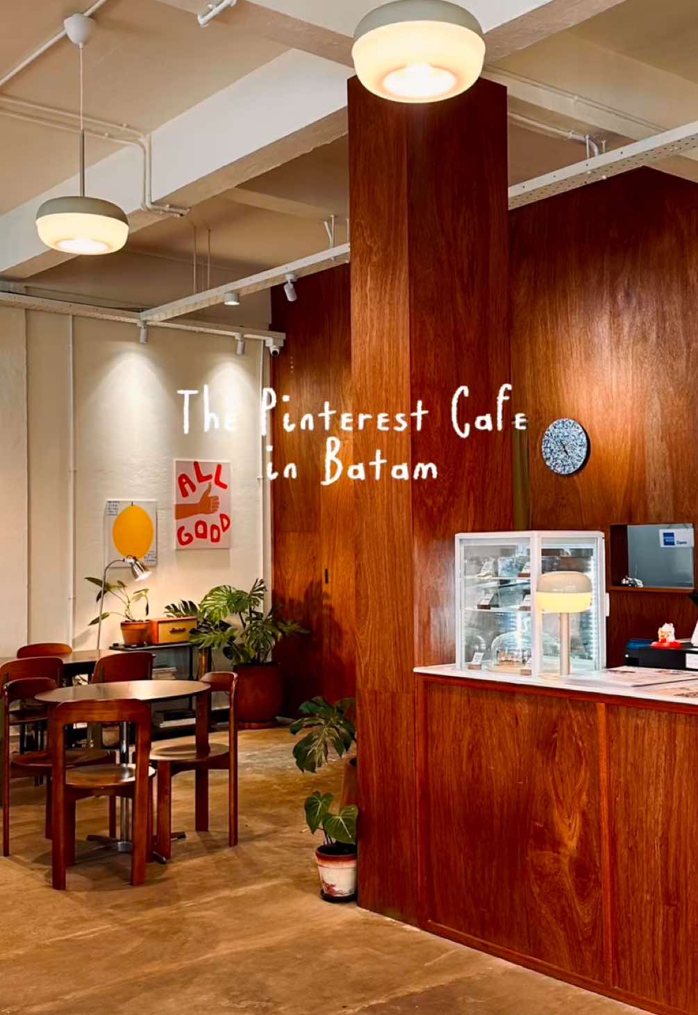 kalau lagi disini, selalu foto-foto nya jadi cakep estetik! dessert dan makanan berat nya enak-enak! harus nyobain honey toast nyaa! 📍apt coffee, Vitotel lantai 1, Jln Duyung Komp Ruko Eden Garden no 01-02, Batam. #batam #cafebatam #coffeeshopbatam #dateideas 