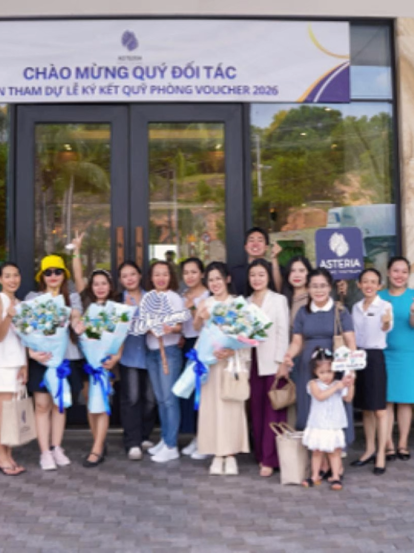 [RECAP] 🌟 LỄ KÝ KẾT QUỸ PHÒNG VOUCHER 2026 TẠI ASTERIA MŨI NÉ RESORT🌟 ✨Ngày 09/11/2025, đánh dấu cột mốc ý nghĩa trong hành trình hợp tác giữa Asteria Mũi Né Resort và các Đối Tác Chiến Lược đã được diễn ra thành công tốt đẹp với nhiều kỳ vọng mới cho năm 2026🤝 💖Asteria xin gửi lời tri ân sâu sắc đến Quý Đối Tác đã luôn tin tưởng và đồng hành trên hành trình phát triển bền vững. ✨Chúng ta sẽ cùng nhau kiến tạo những giá trị khác biệt và mang đến trải nghiệm nghỉ dưỡng trọn vẹn hơn cho du khách trong năm mới đầy hứa hẹn. #AsteriaMuiNeResort #asteria #LeKyKe2026 #LeKyKetQuyPhongVoucher2026 #QuyPhongVoucher2026 #resortmuine #dulichbien #travel #xuhuong #dulichmuine #resort #xuhuong2026 #trending
