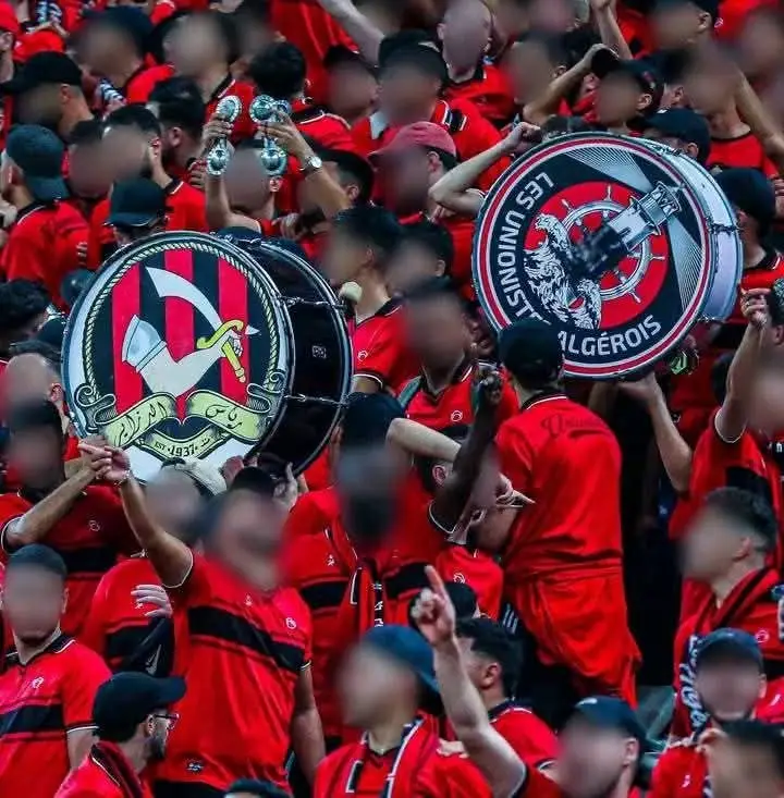 #اتحاد_العاصمة #lesunionistesalgérois⚫️🔴 #اتحاد_الجزائر🖤❤ #el_assima⚫🔴💪🏻 #اتحاد_العاصمة 