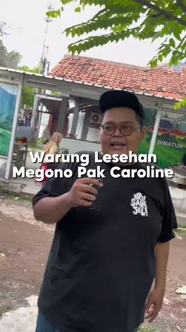 Warung lesehan megono sing wes dodolan 25 tahun ke, Lhem! 😁 📍: Warung Lesehan Megono Pak Karoline Binatur 🗓: Rabu - Minggu (Senin & Selasa libur) ⏰: 16:30 - 21:30 WIB 🏷: Nasi megono Rp3,000 #pekalongan #kulinerpekalongan #arzaqiabil #urusanejel 