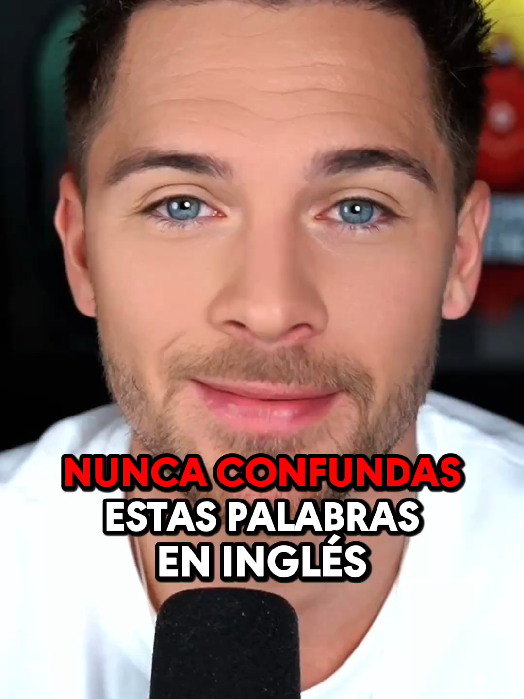 ¡Cuidado con confundir estas palabras en inglés! ⚠️⁣ ⁣Imagina que estás cenando con tus jefes y dices que estás 