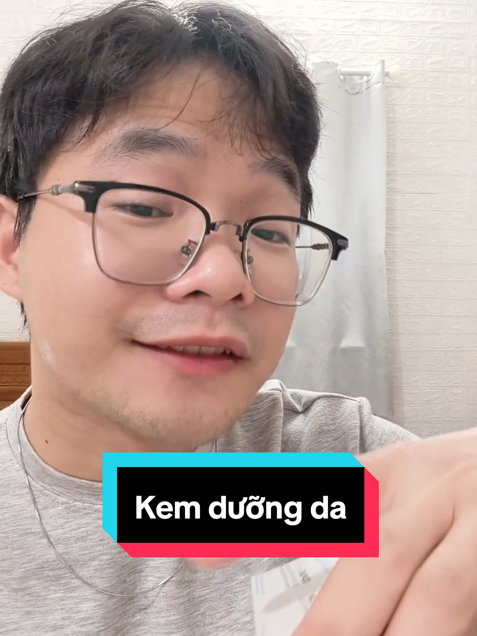 Cứ hay táy máy nặn mụn rồi nghịch mụn thì bơi vào đây tôi bảo #duongda #musthave #motham #laroche #chamsocda 