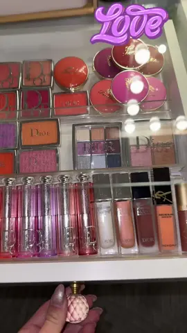 Petit changement 💕💕 #coiffeuse#makeup#diorbeauty#toofaced#pourtoii 
