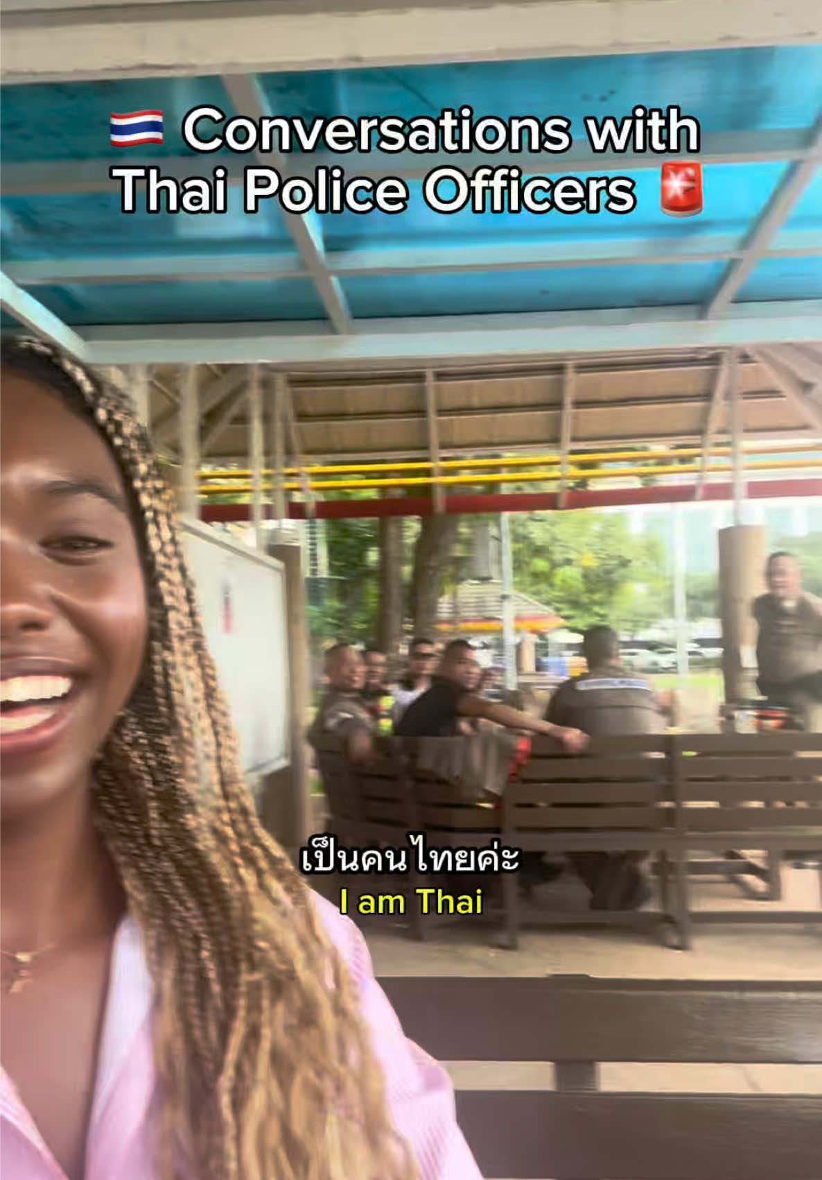 Nigerian girl talks to Thai Police Officers! They are so nice. 😇🇹🇭 ! #blackinthailand #livinginbangkok #travelthailand #lawstudent #ไทยไนจีเรีย 