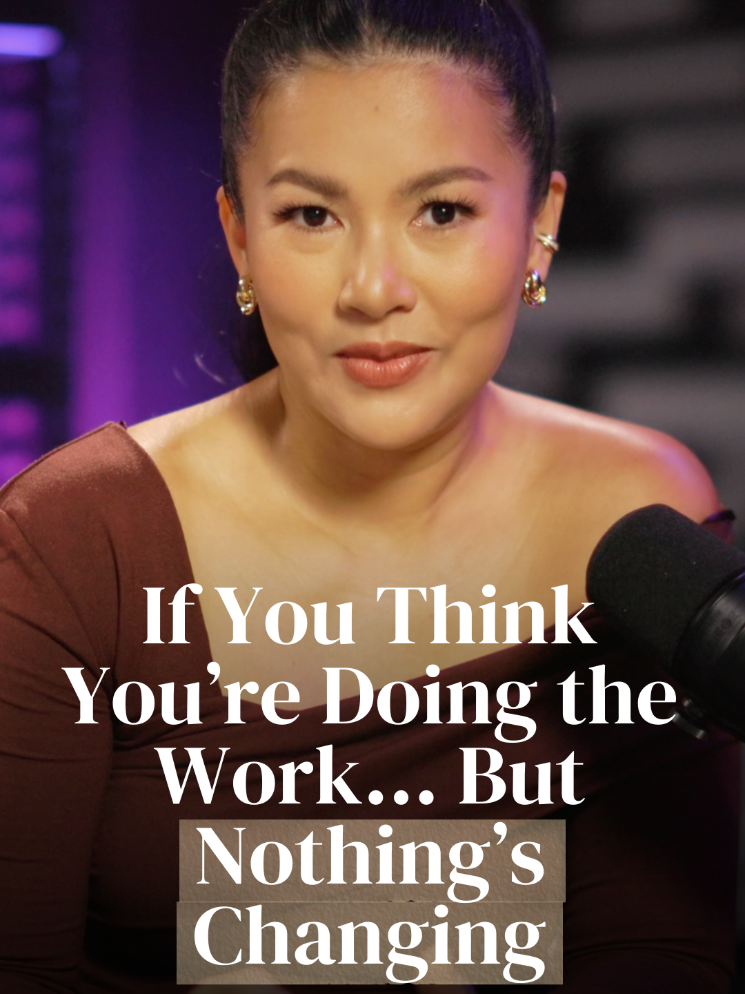 Inner work တွေလည်း အကုန်လုပ်ပြီးပြီ။  ဒါပေမဲ့ ဘဝက တစ်နေရာတည်းမှာပဲ ရပ်တန့်နေသလိုမျိုး ခံစားရဖူးလား? Healing ဆိုတာက inner work တွေ၊ journaling တွေ ဆက်တိုက်လုပ်နေတာမျိုး မဟုတ်ဘဲ…  ကိုယ် သိထားပြီးသား၊ practice လုပ်ထားပြီးသား အရာတွေကို လက်တွေ့မှာ embody လုပ်တာပါ။ 👉 Watch this if you’re ready to stop circling your healing and start living it — every day, in the small, unseen moments.