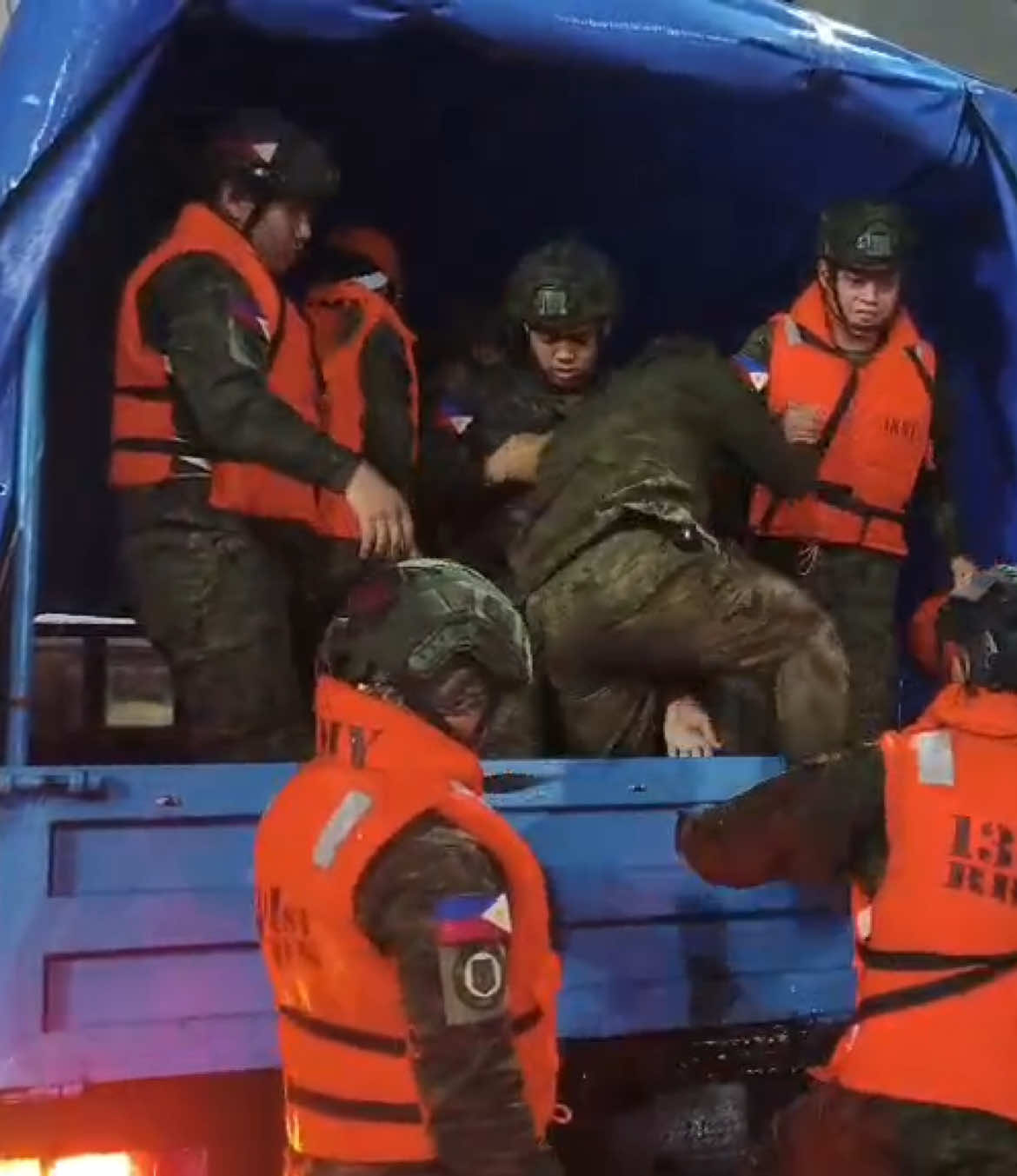 Salute all Rescuers and Volunteers During typhoon UWAN. 🫡 #afpyoucantrust🇵🇭 #laangkawalngpilipinas💂‍♂️ #fyp #army 