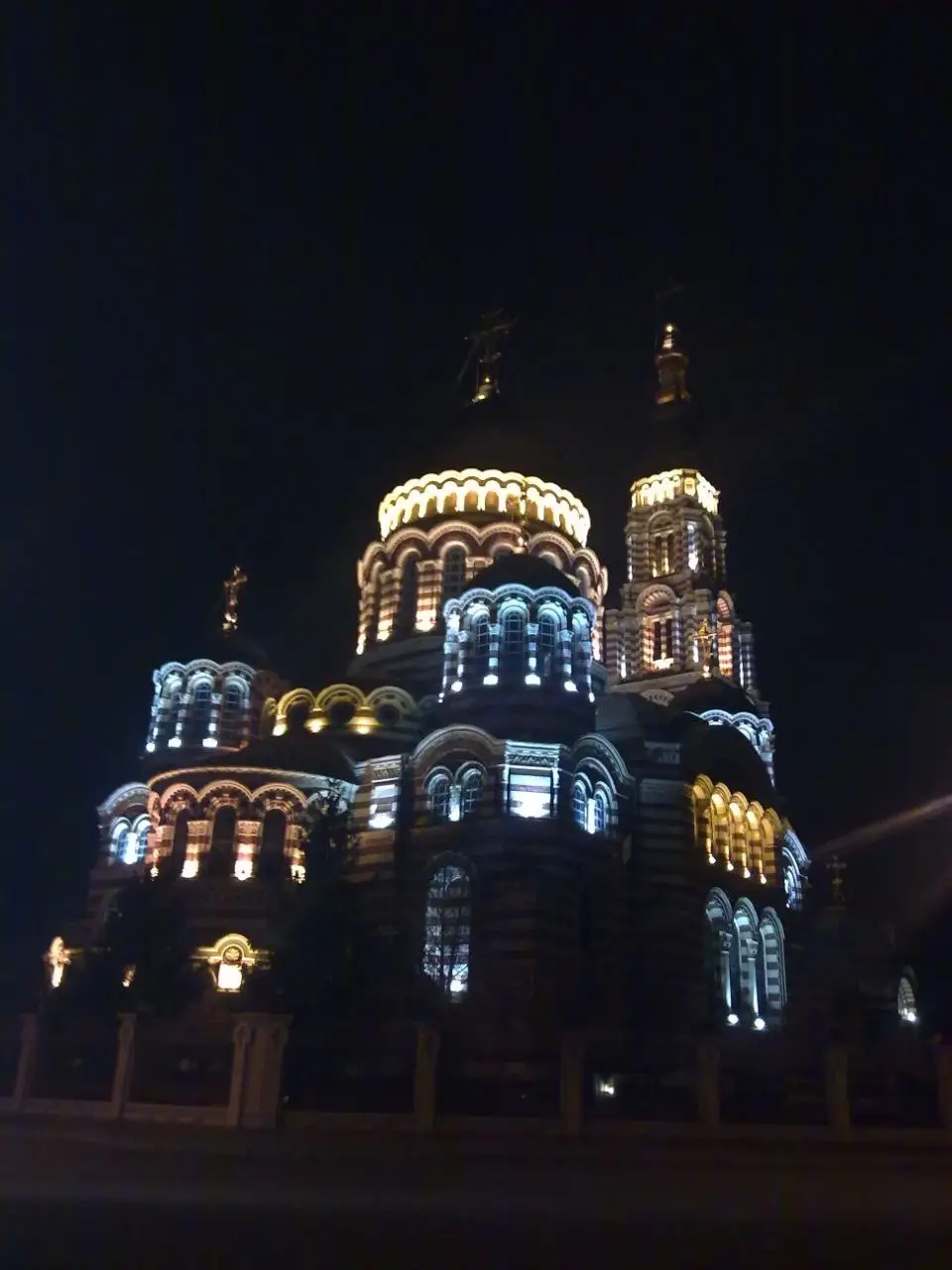 Харьков стоит и нас не сломить ❤️Сила сердец ❤️ сила Харьковчан в том что мы все вместе ❤️ фото красавец наш Благовещенский Собор ❤️❤️❤️ ХАРЬКОВЧАНЕ ВЫ ТУТ ? С вас лайк .комент и Подписка ❤️#рекомендации #харьков #харьковчане #хочуврекомендации #хочуврек #рекомендації 