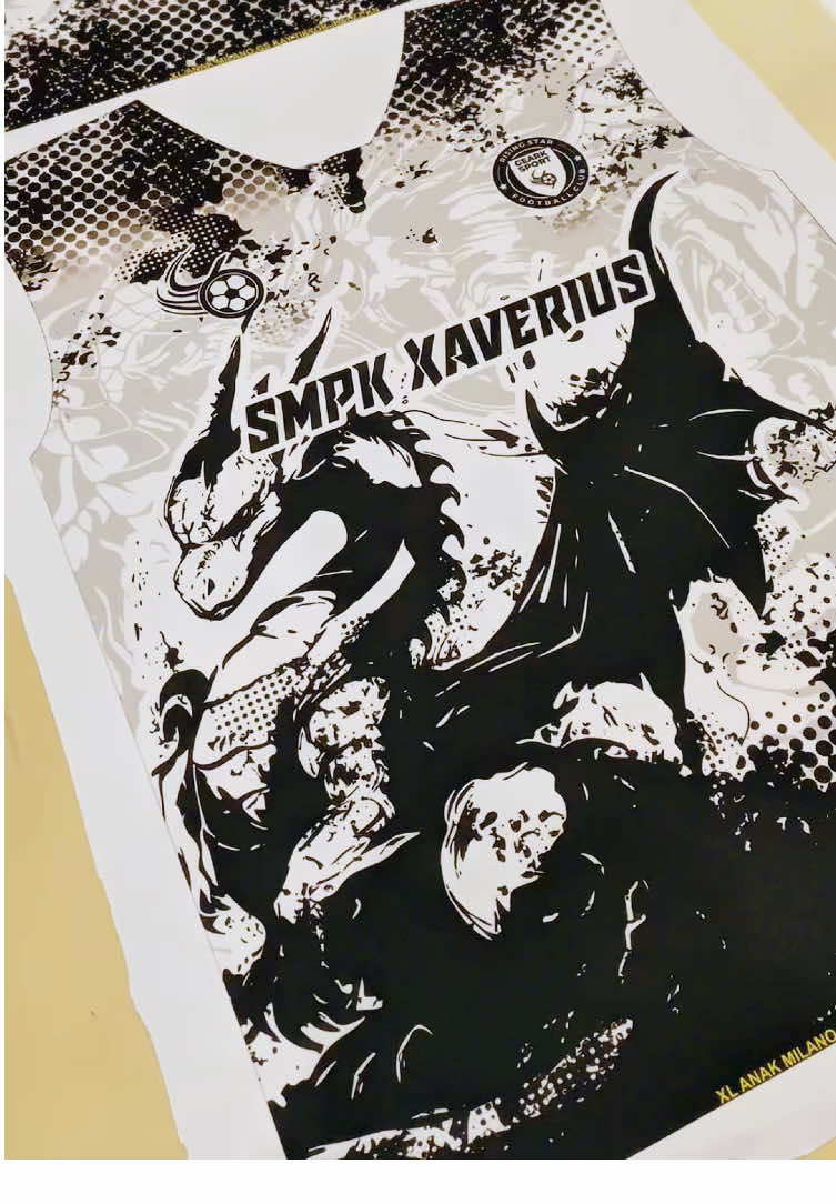 Jersey dari Geark Sport dengan tema dragonic hadir dengan detail yang tajam dan pastinya tahan lama🤩🥶🔥 Untuk pemesanan dan order bisa cek showcase kita yaa gaes atau join live sekarang juga😇🥰#gearksport #gearksport #jersey #futsal #sepakbola 