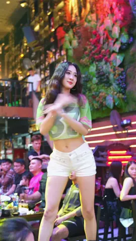Nay flex dance nhà #hookbeergarden nhaa #beergarden #hook #hue 