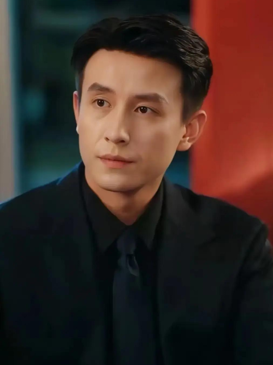 Diantara 3 lelaki matang dan tampan ini... pilih yg mana yg paling paling dipilih??? 😘😂♥️♥️♥️😘😘 #wanghaozhen #liuxiaoxu #wangkaimu #lelakimatang #actorchinatampan