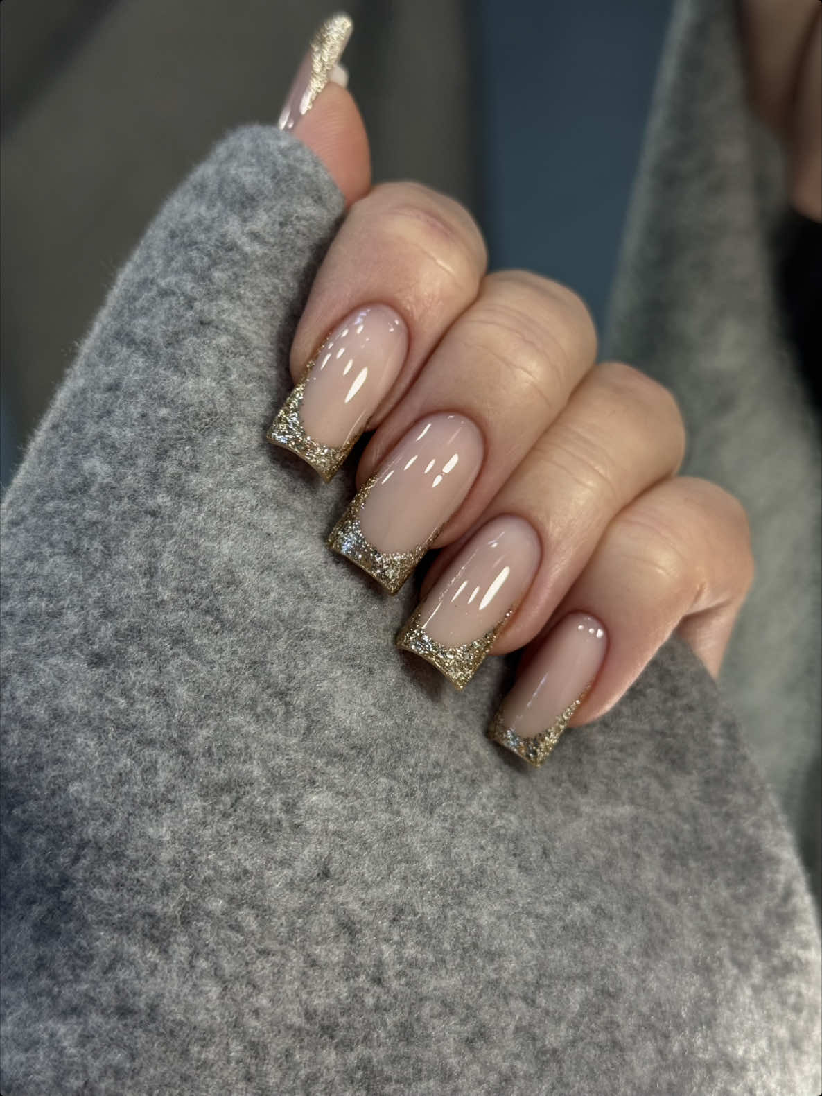 Хто сказав, що золотий френч це не гарно? #ідеальнийфренч😍 #френчманикюр #манікюрхарків #манікюрпалацспорту 