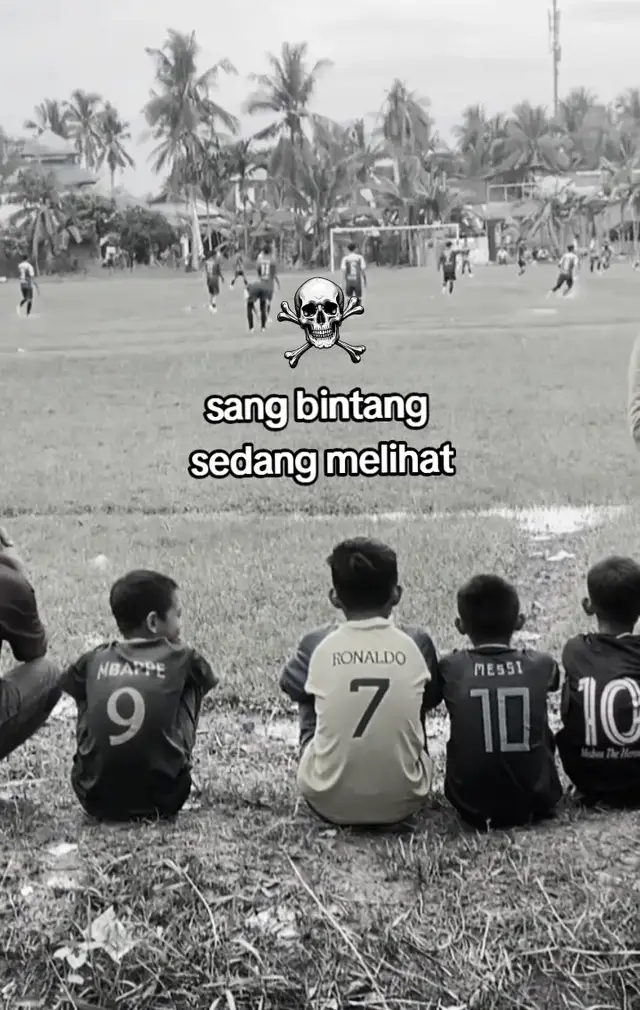 sang bintang sedang melihat #ronaldo #messi #mbappe #lewatberandafyp #fypage 