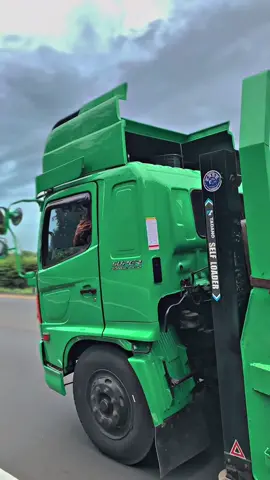 #CapCut Artisnya JMT😁🤙 @Mas Ri🅾️ ⚡ 🟦🟨🟧  #fypシ #drivermudapunyacerita 