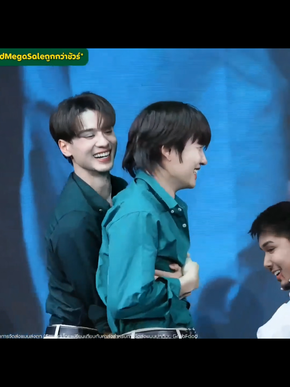 Itu yg peluk² modus kah rit? tapi i suka laaa😍 dah ga malu² lagi sekarang ih kesayangan adek namping🤭 #kengharit #nampingster #kengnamping #ศึกGrabFoodMegaSaleถูกกว่าชัวร์ #fyp 