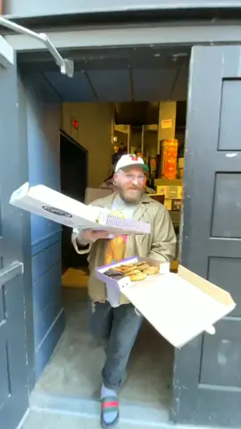 Teddy can sing the hell out of anything...#teddyswims #music #soul #soulmusic #newmusic #journey #fan #concerts #livemusic #song #sing #pop #swiftie #piano #fyp #fanpage #lifeisart #tijnhaul #TIJN #tijneyewear 