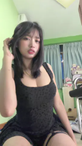 #tiktokuni #fyp #မလှလဲကြည့်ကွာ😞🤟🧡 