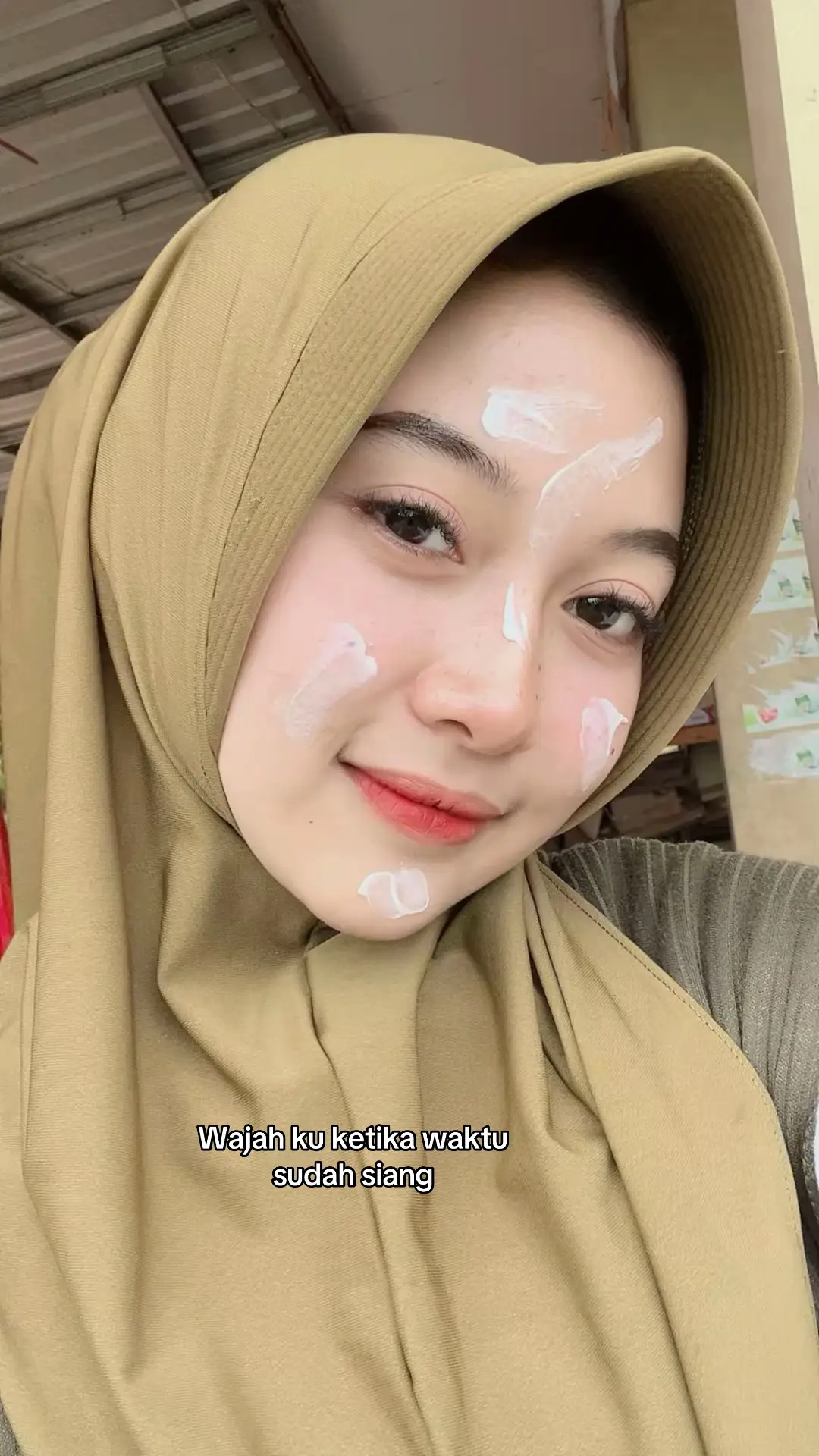 Si kuning yang selalu lindungi wajah aku dari💛☀️@THE FACE #sunscreen #thefaceindonesia 