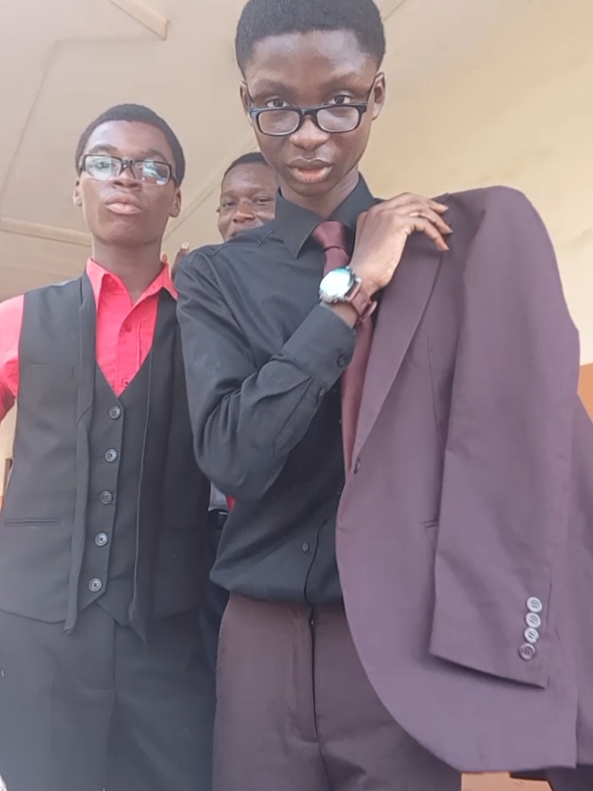 First ootd on here🙈😝🤎w///:@Jamal 🐻 @ṢÃM_ÜËL  #viral #fyp #OOTD #ootdinspo #fashioninspo 