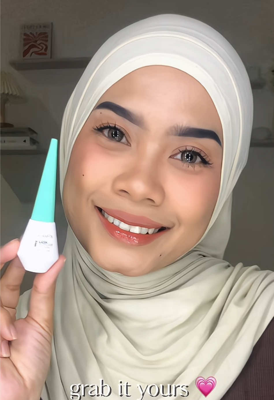 lem ter-GONG sih ini! Buruan deh kalian coba 🤭💗 #glamfixid #eyelashglue #glamfixeyelashadhesive #longlastingglue #lembulumata @GLAMFIX OFFICIAL 