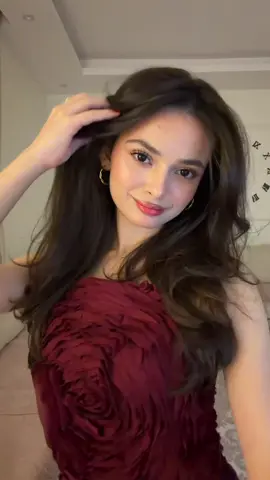 الفستان يلي الكل بيسألك عنه 💅♥️ الفستان من عند @هيلة  لا تنسون كود خصمي i15 #foryoupage #fyp #اكسبلور #فساتين 