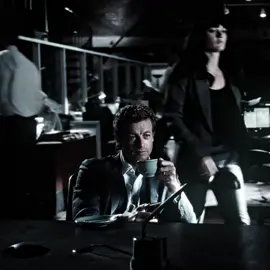 bro just wanted to watch tv #thementalist #simonbaker #patrickjane 