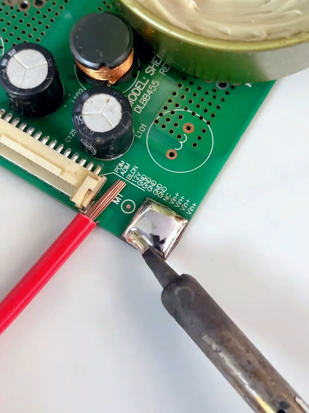 Professional Solder Flux Paste – Easy Tinning for Wires, Batteries & Electronics#SolderFlux #ElectronicsRepair #DIYSoldering #MobileRepair #HomeElectronics