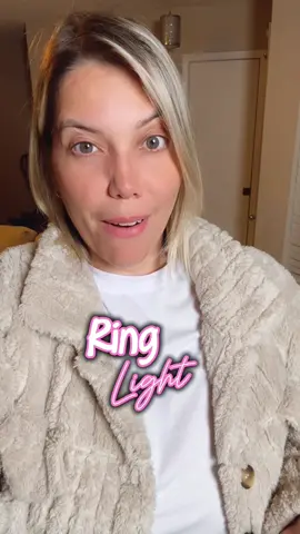 Ring Light para que tu contenido tenga mejor calidad de luz 💡 y además viene con un control  ⚠️Disclaimer: El precio mostrado es el vigente al momento de la grabación y puede cambiar. Las promociones pueden tener restricciones o disponibilidad limitada. #ringlinght #contentcreator #arodeluz #tiktokshopblackfriday #tiktokshopcybermonday