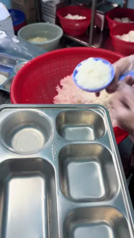 MENU HARI INI ✨11 November 2025 ✨ Nasi Putih, Telur Rebus, Tempe Goreng, Soto Ayam, Buah Anggur #mbg #sppg #makangratis  #makanbergizigratis #fyp 