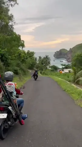 🐙🐠🐋 jangan lupa jangkar di siapkan #rockfishing #mancingmania #pantaiklotokwonogiri #pantaiklothokparanggupito 