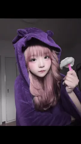 鼻と唇くっつく人3%なんでしょ？^ ^