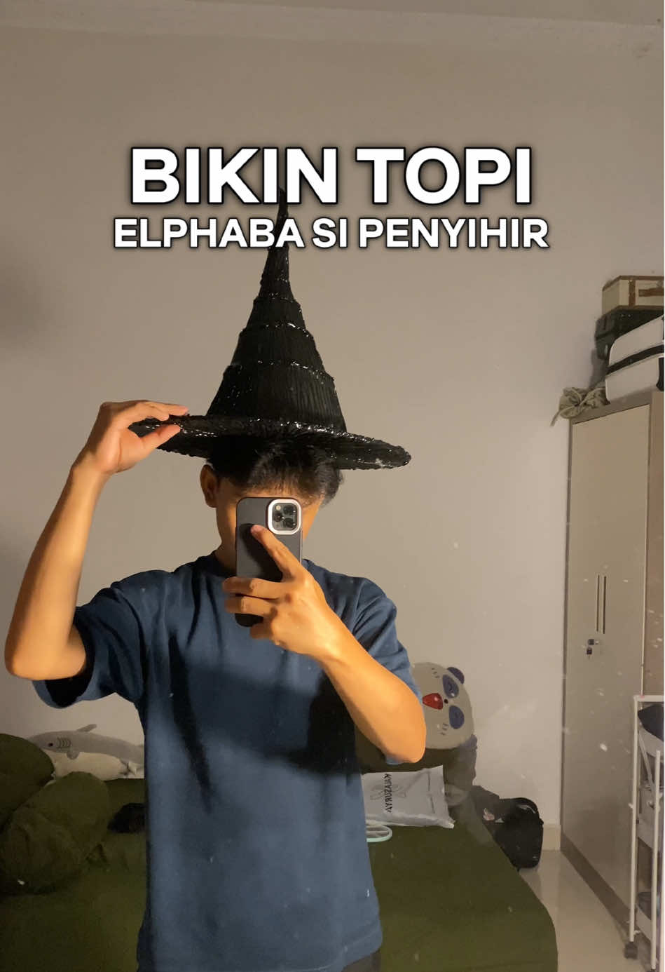 Nonton Wicked 2 pakai Topi Elphaba Too much ga? 