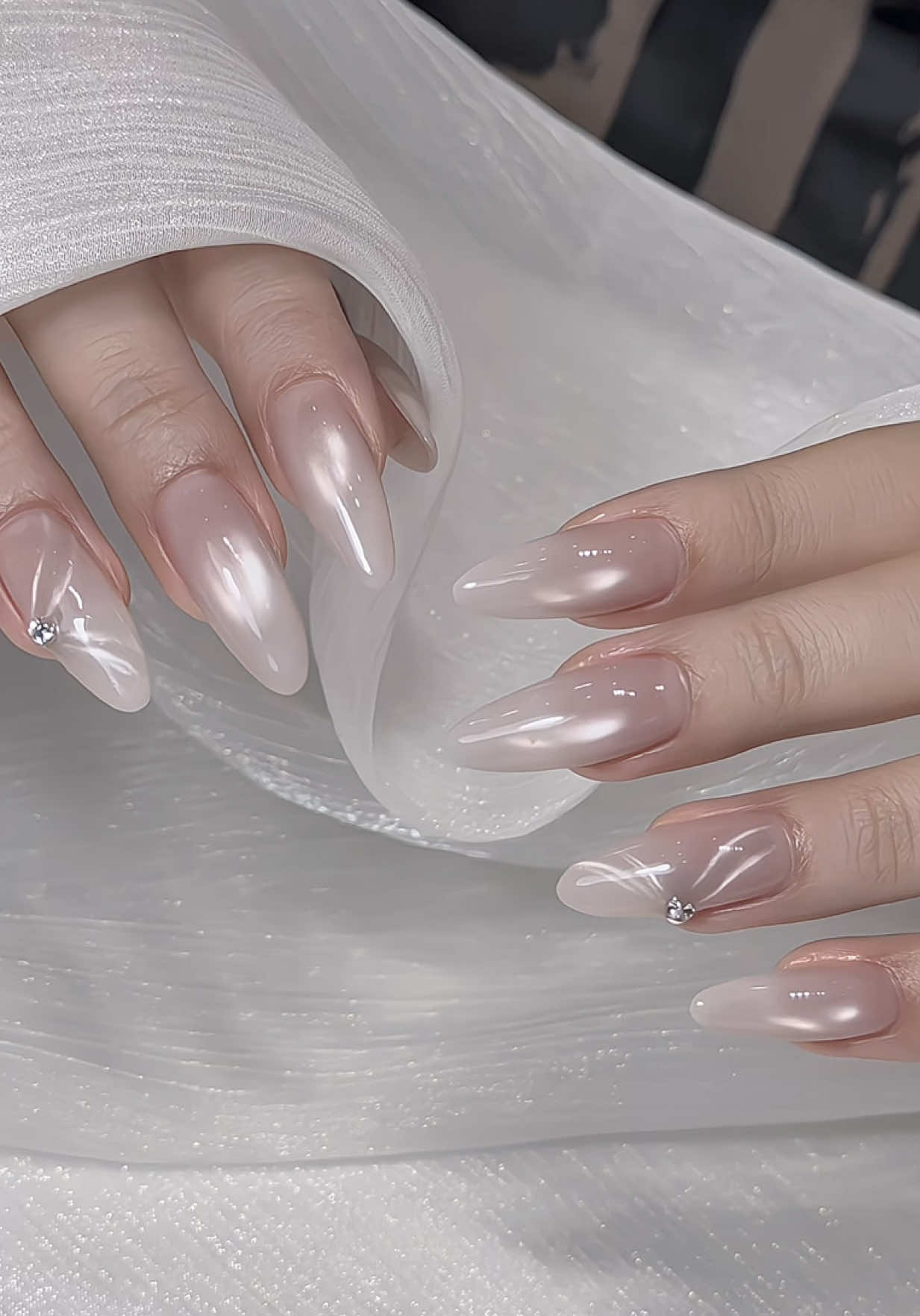 New naildesign. Mẫu móng cưới mới nhà tui sáng da xinh xỉu #nailxinh #viral #mavenailstudio #naildesigns #nailsideas 