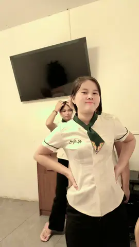 #ရေအိုးလေးတော့ကွဲသွားပီ😁😁 #fypシ゚ #ရောက်ချင်တဲ့နေရာရောက်ကွာ😍🤗🤗😅😅 